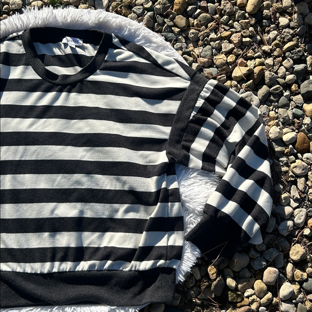 Evereve Crewneck Gray and Cream Striped Sweatshirt with Drop Sleeves Size Large - Picture 6 of 13